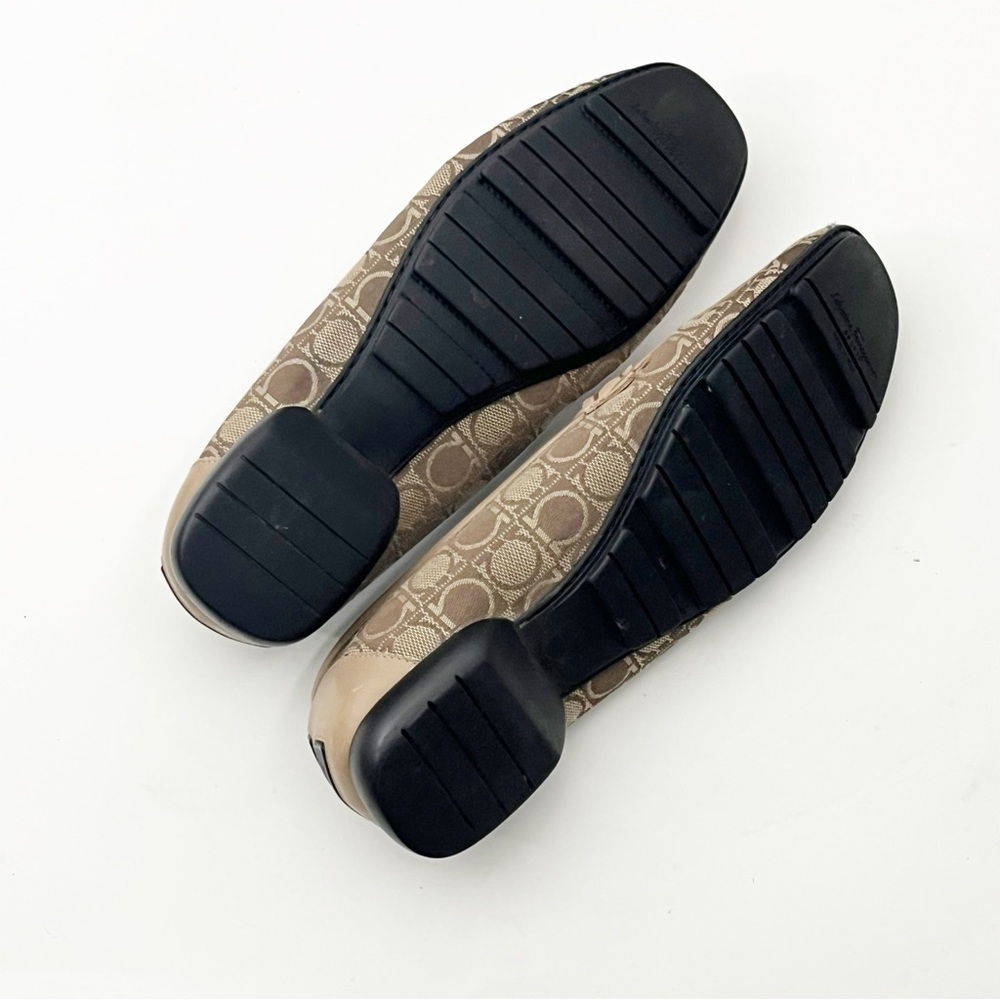 SALVATORE FERRAGAMO Brown Patterned Slip On Driving Loafers, Size 8.5AA - Picture 3 of 11